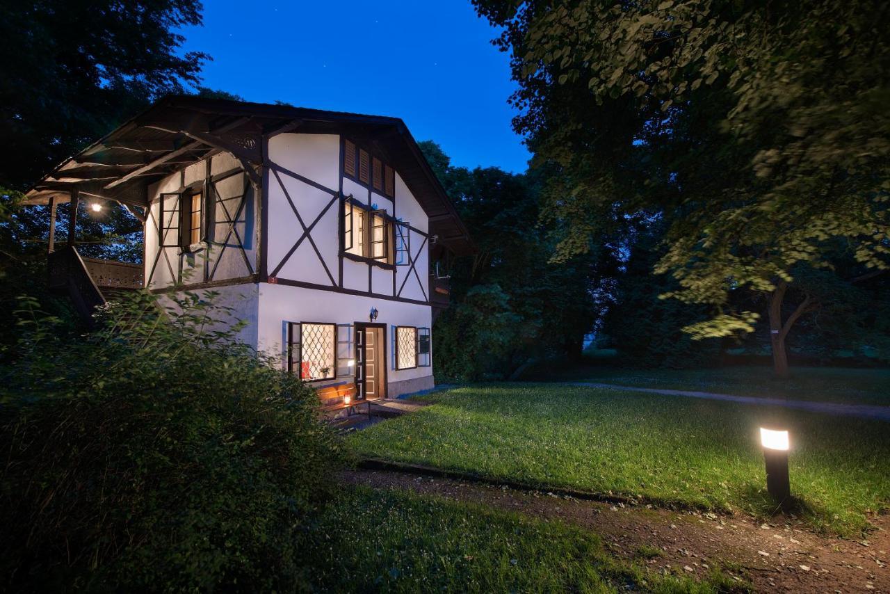 Chateau Loucen Garden Retreat Екстериор снимка