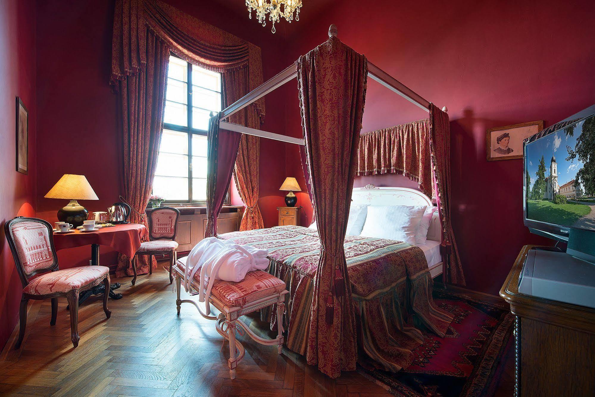 Chateau Loucen Garden Retreat Екстериор снимка