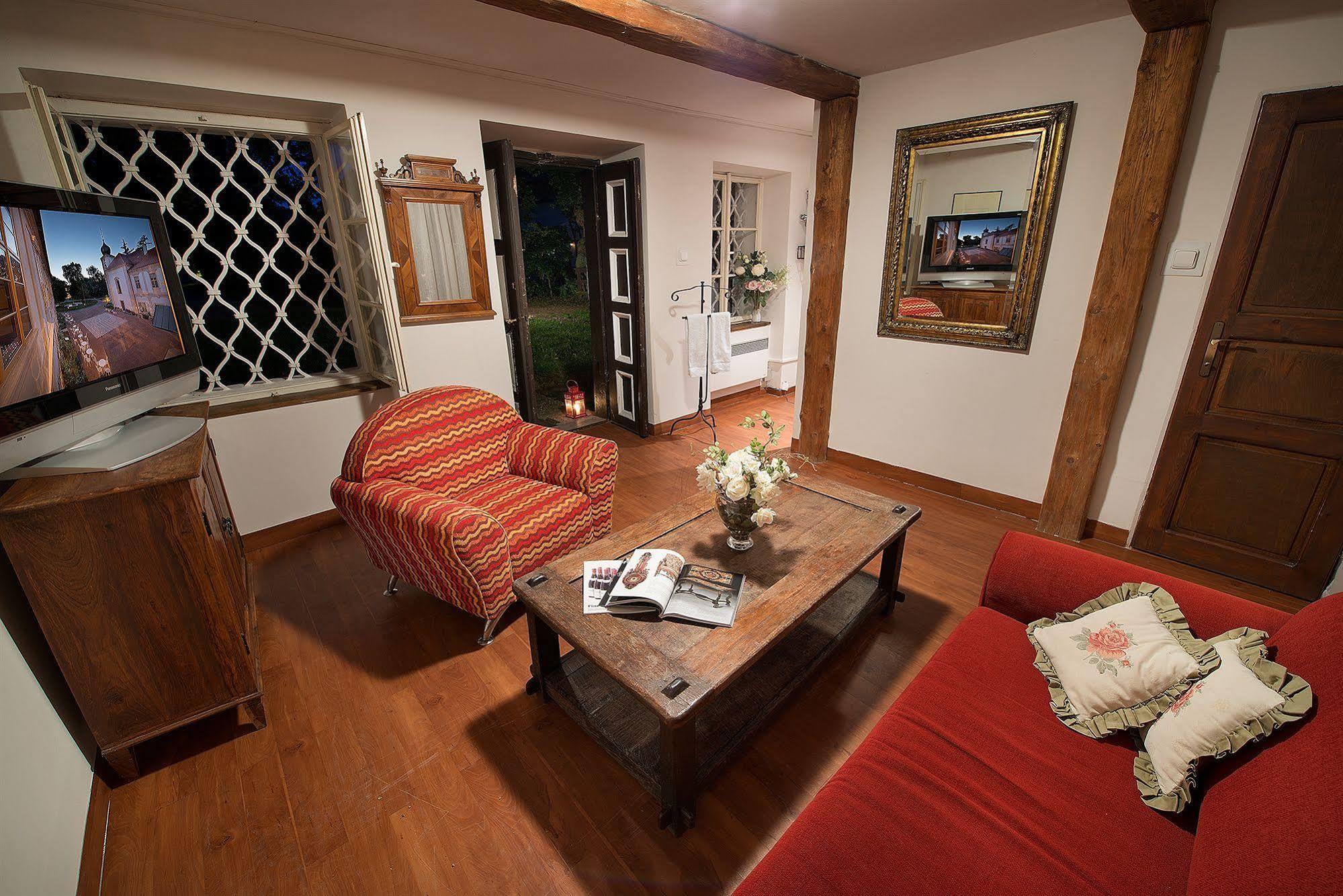 Chateau Loucen Garden Retreat Екстериор снимка